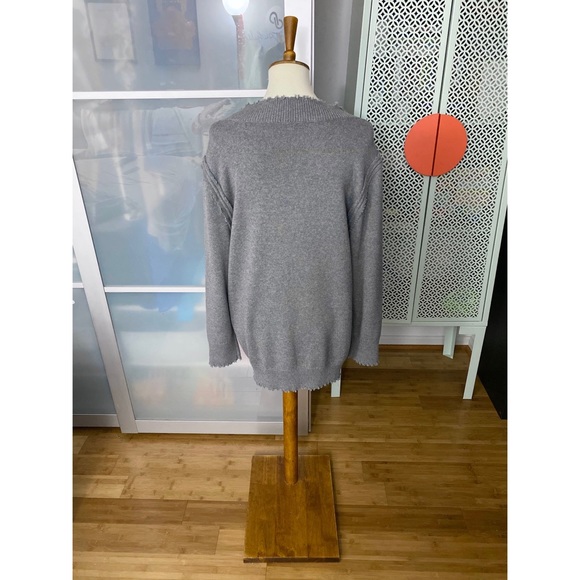 NWOT Alexander Wang Gray Distressed V Neck Sweater - Picture 2 of 6